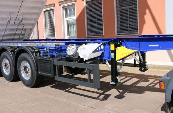 Reduzierte Einladeehöhe mit dem gekrößften Extra-LIGHT Chassis